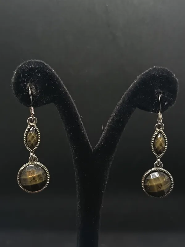 Aros vintage colgantes con piedra facetadas estructura plateada
