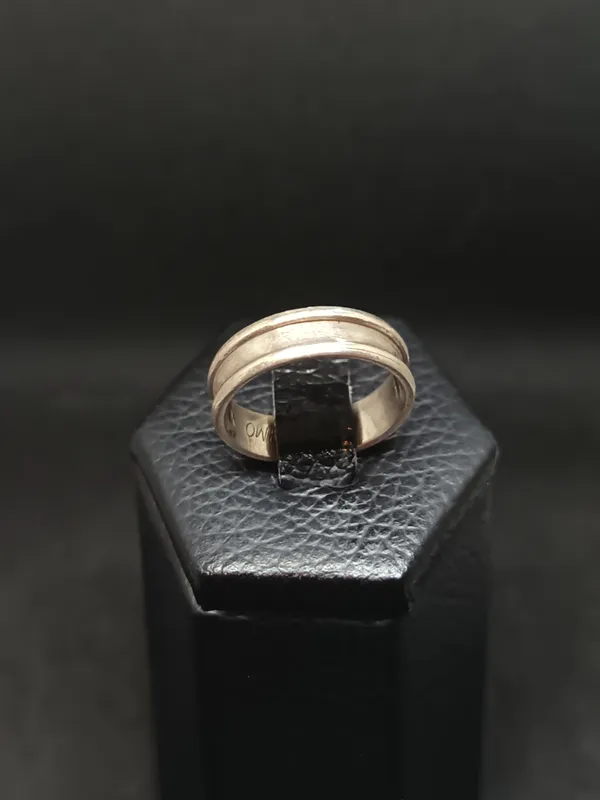 Anillo de plata