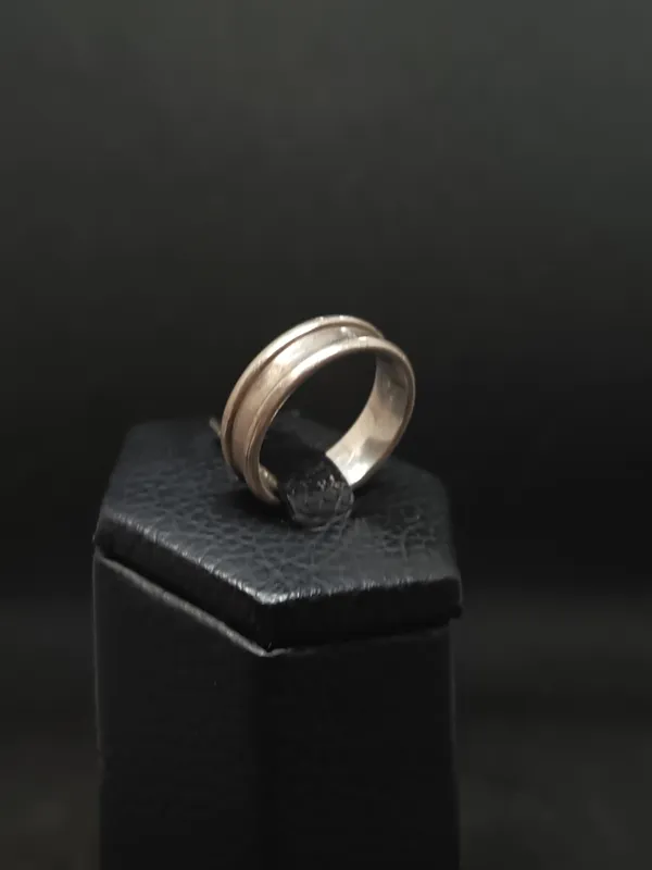 Anillo de plata