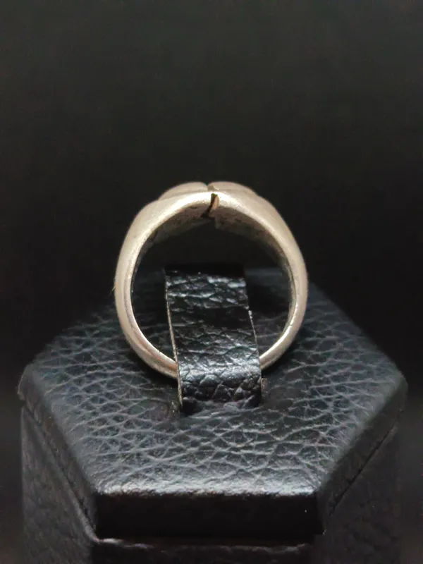 Anillo de plata fisonomia corazon roto