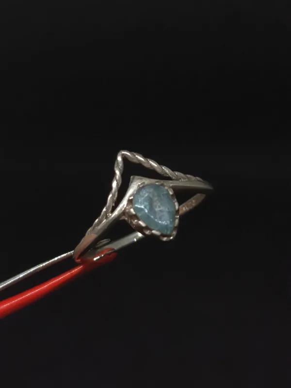 Anillo de plata 925 con piedra en bruto