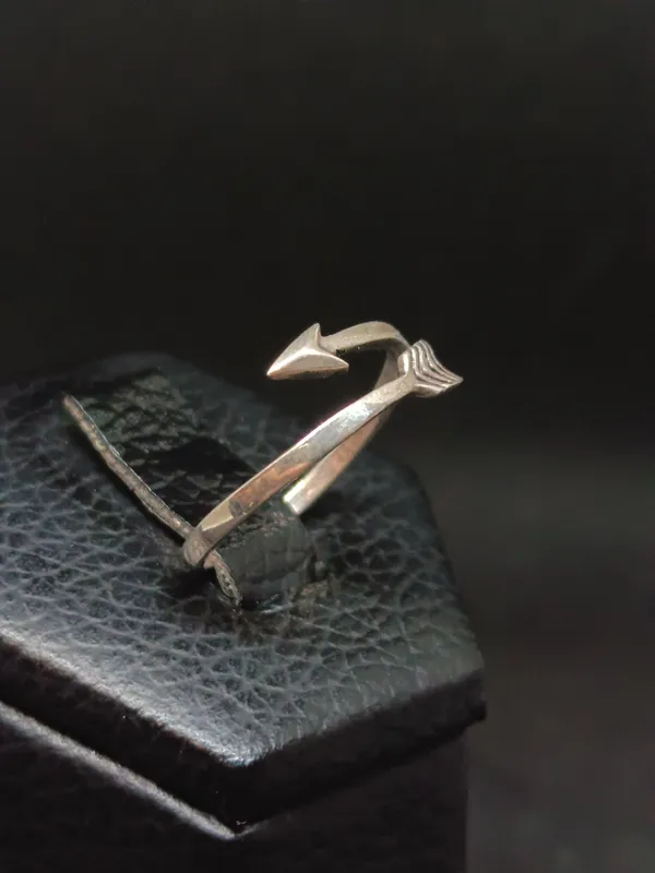 Anillo de plata 925 flecha ajustable