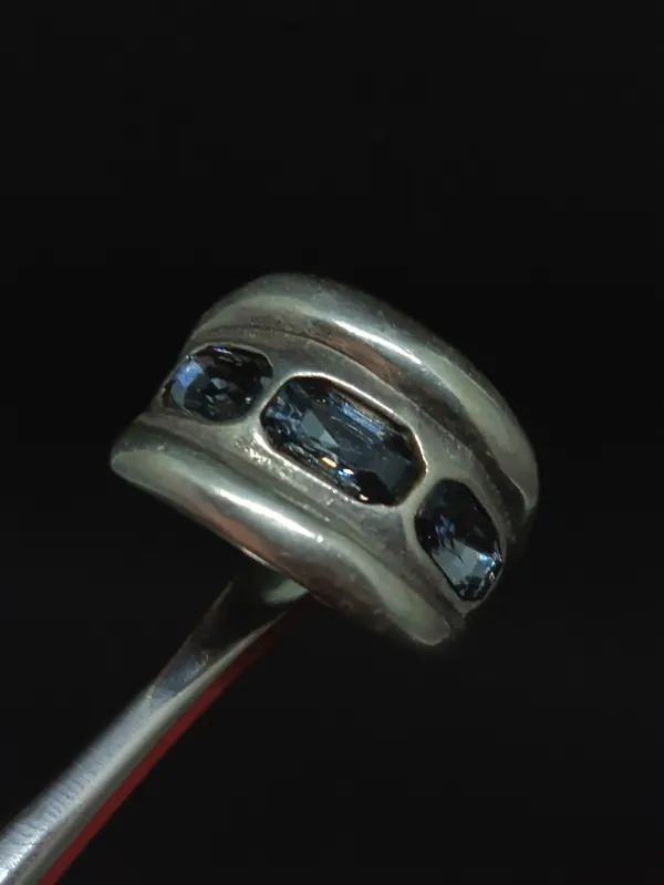 Anillo bañado en plata diseño bluemoon