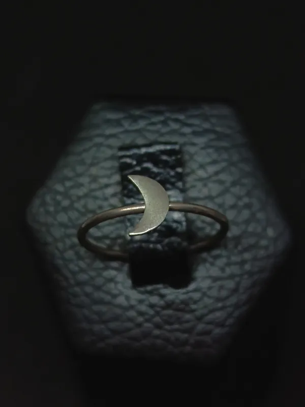 Anillo de plata luna