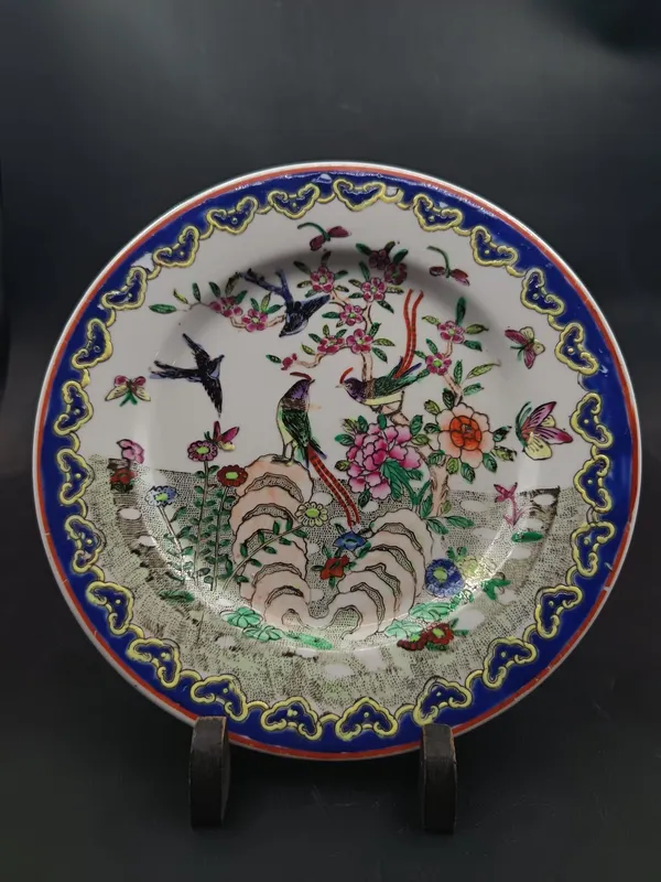 Plato porcelana china con motivos aves y flores
