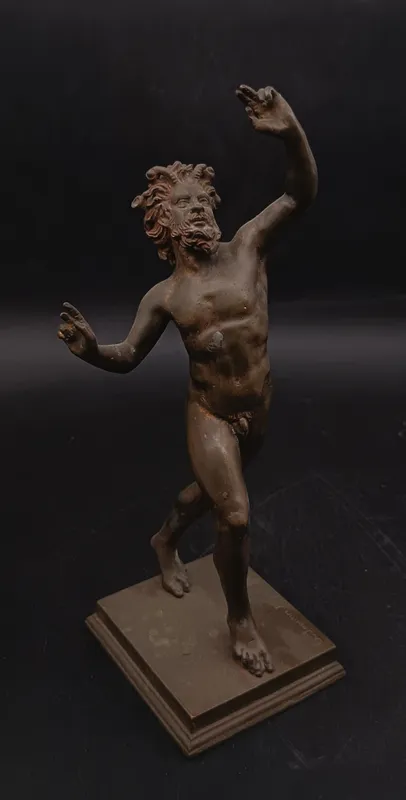 Figura de bronce fauno danzante de pompeya firmada giorgio sommer napoli