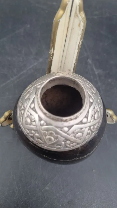 Mate con virola de plata con averia