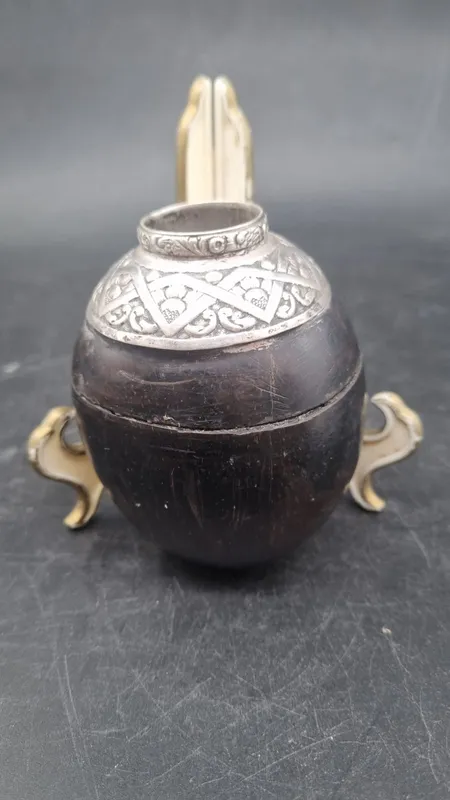 Mate con virola de plata con averia
