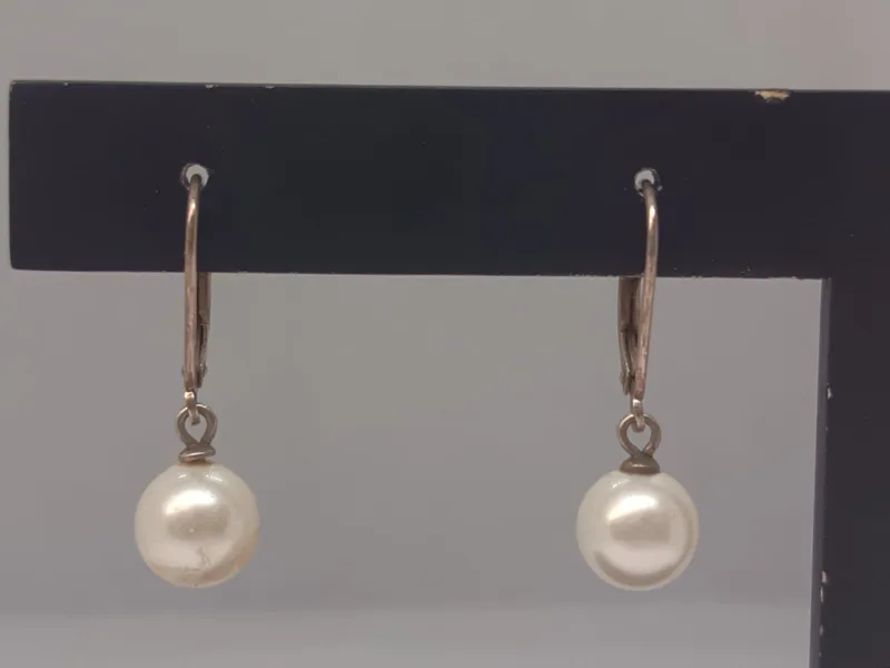 Par de caravanas de plata con perlas