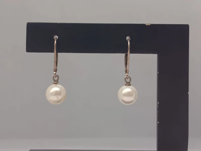 Par de caravanas de plata con perlas