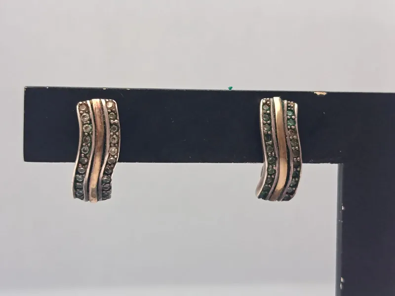 Par de caravanas de plata y marquesitas