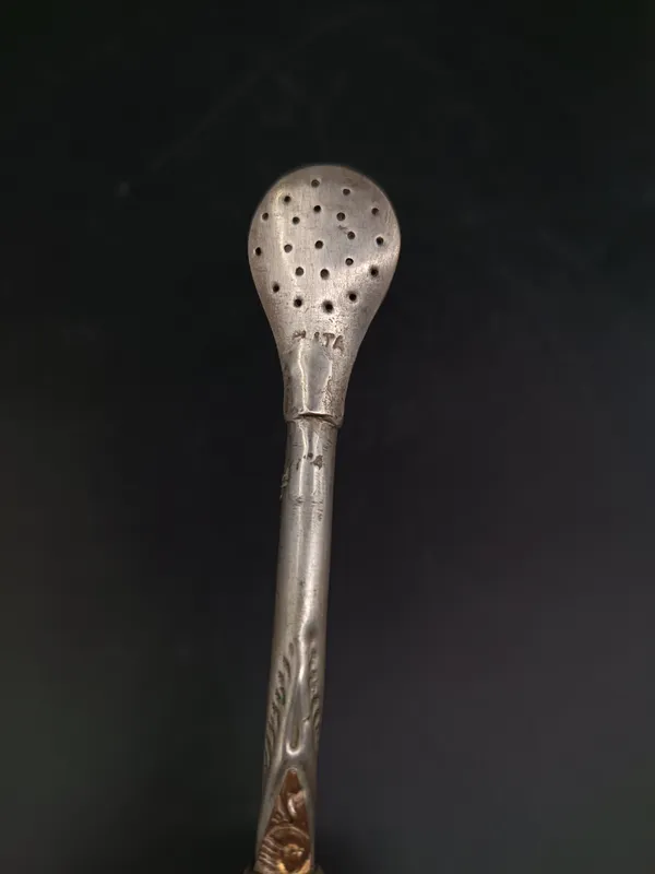 Bombilla plata 800 con detalles en oro