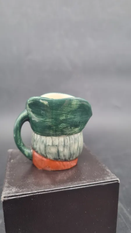 Jarra miniatura "royal douton"