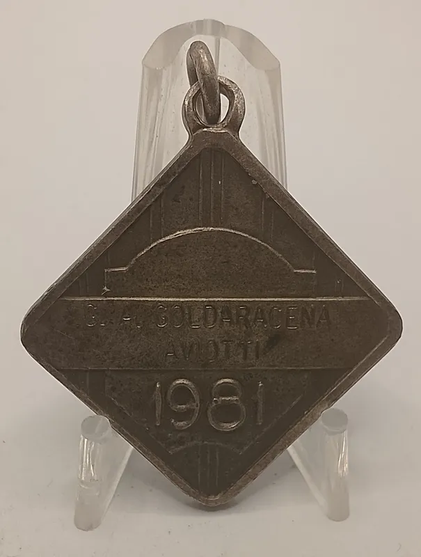 Medalla jockey club 1981