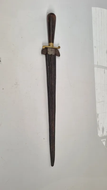 Facon caronero cabo de madera y bronce y vaina de cuero