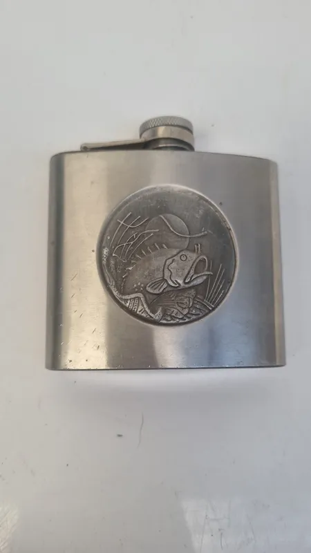 Petaca con diseño pez