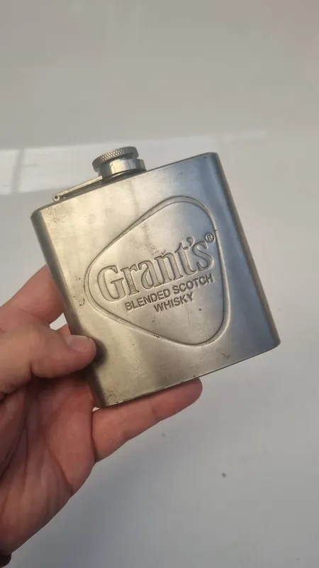 Petaca para whisky grants