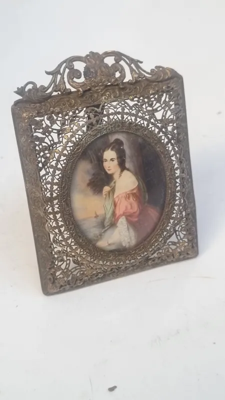 Miniatura de bronce pintada al oleo sobre marfil