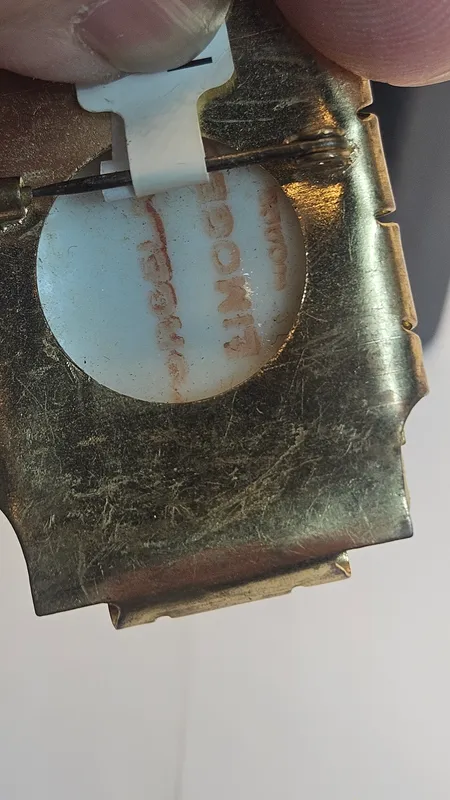 Lindo prendedor de porcelana limoges con dama pintada a mano