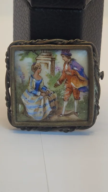 Excepcional broche de porcelana limoges pareja pintada a mano