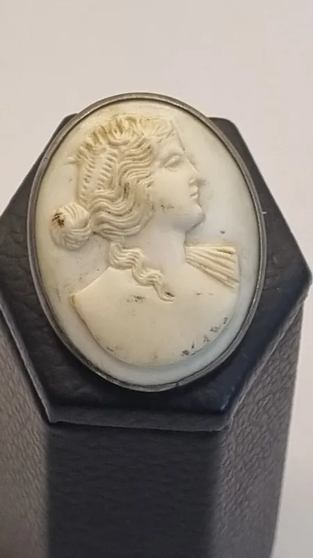 Buen camafeo antiguo engarzado en plata
