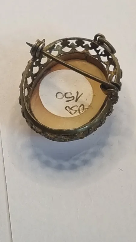 Camafeo italiano antiguo con engarce de bronce