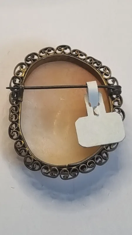 Lindo camafeo muy antiguo con engarce de bronce