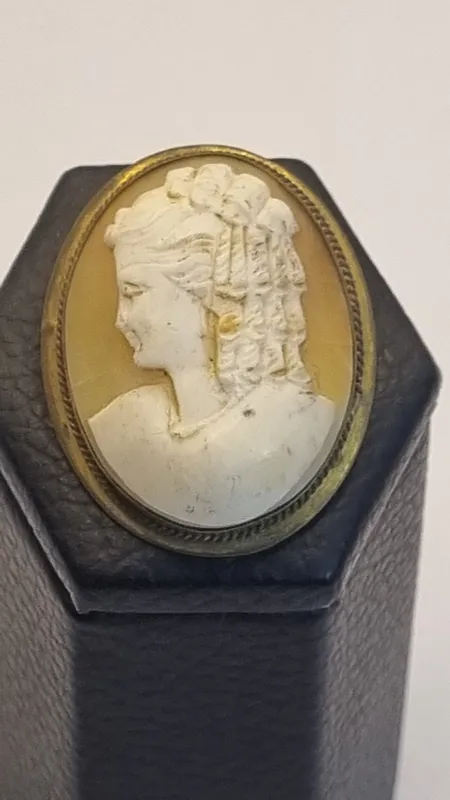 Camafeo antiguo engarzado en bronce original