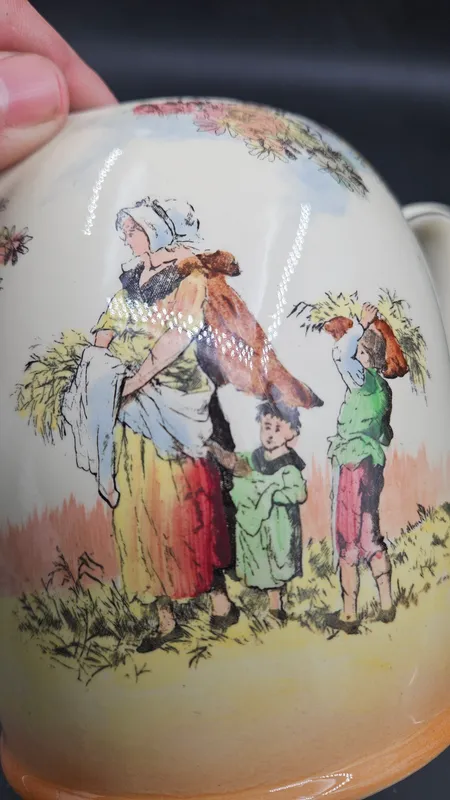 Jarra inglesa de porcelana royal doulton con escena