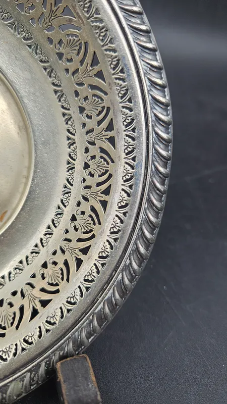 Plato despojador calado epns freccero antiguo de metal