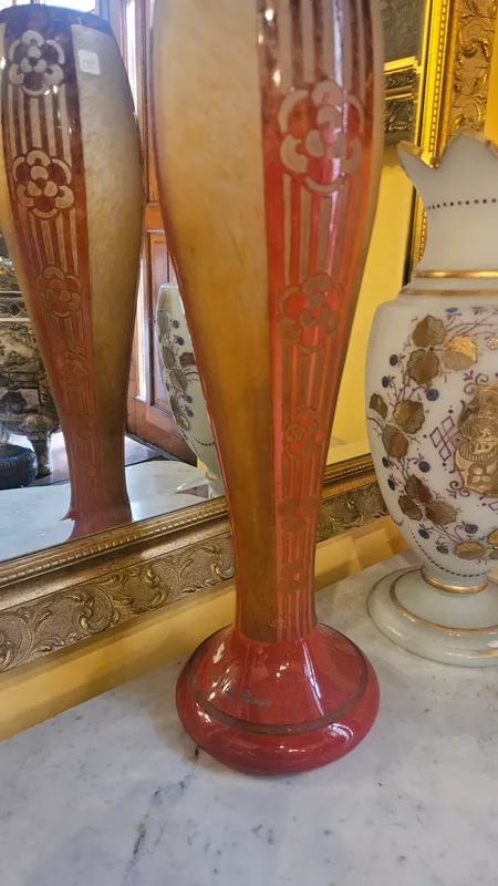 Florero le verre naranja y rojizo art deco 1920