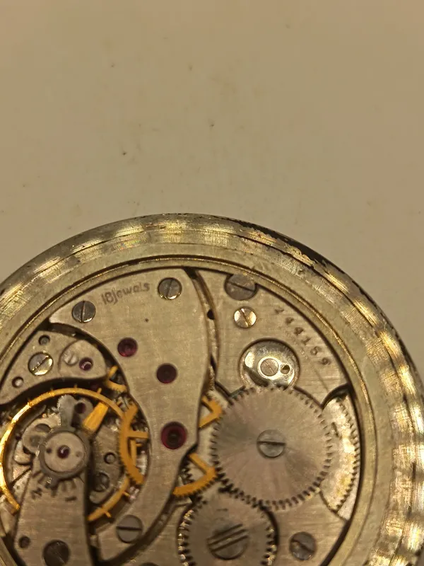 Reloj de bolsillo contratapa con locomotora tren antiguo marca technos