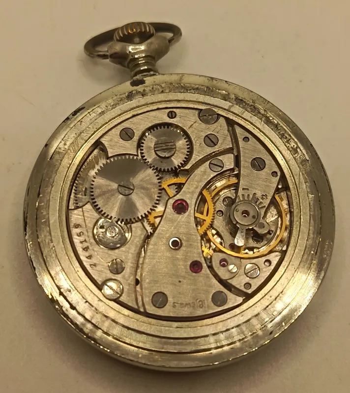 Reloj de bolsillo contratapa con locomotora tren antiguo marca technos