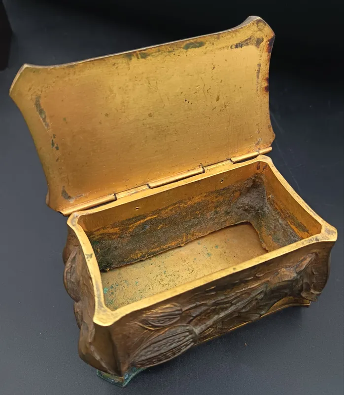 Caja de bronce firmada "a. marionnet" art nouveau antigua
