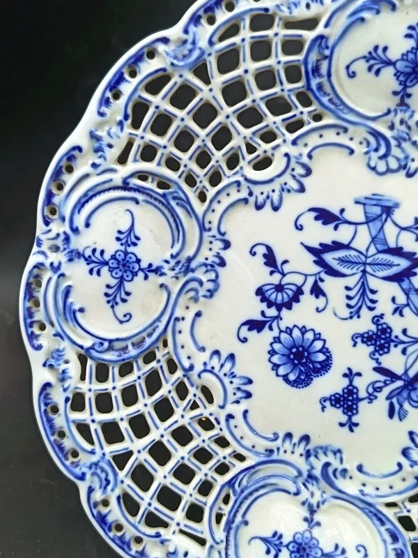 Plato de porcelana meissen calado antiguo