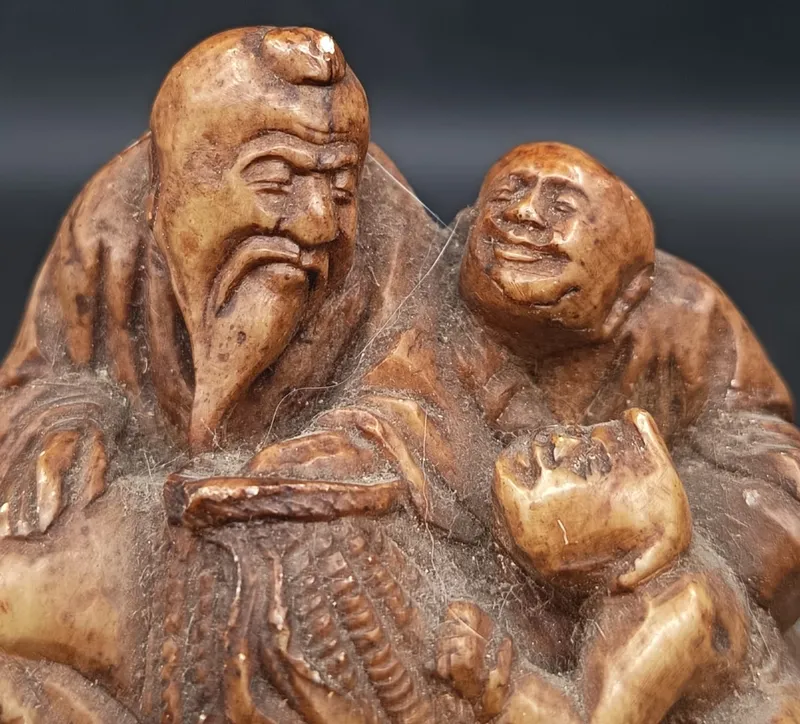 Figura sabonerie 2 monjes y niño