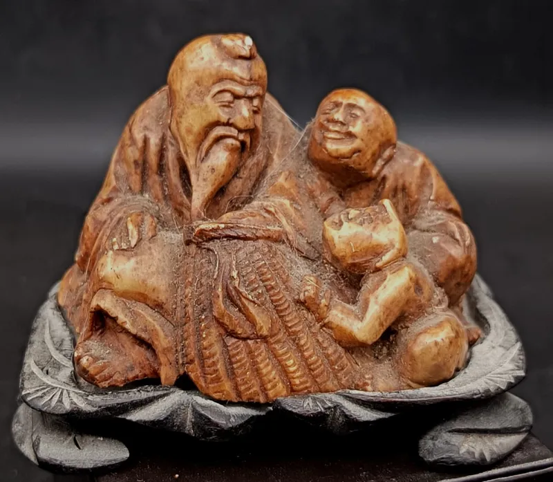 Figura sabonerie 2 monjes y niño