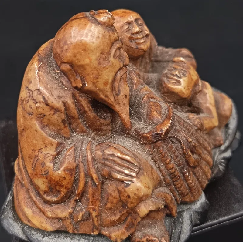 Figura sabonerie 2 monjes y niño