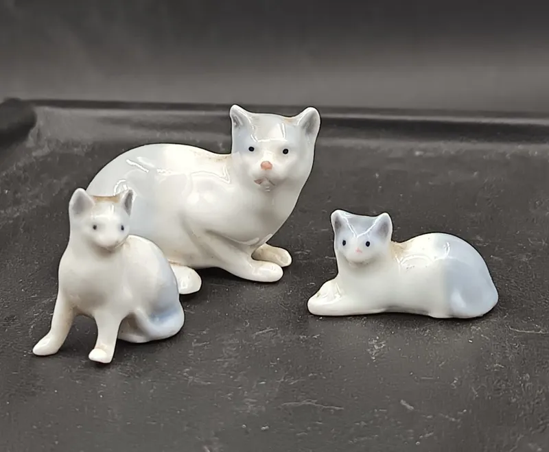 3 figuras gatos antiguos alemanes