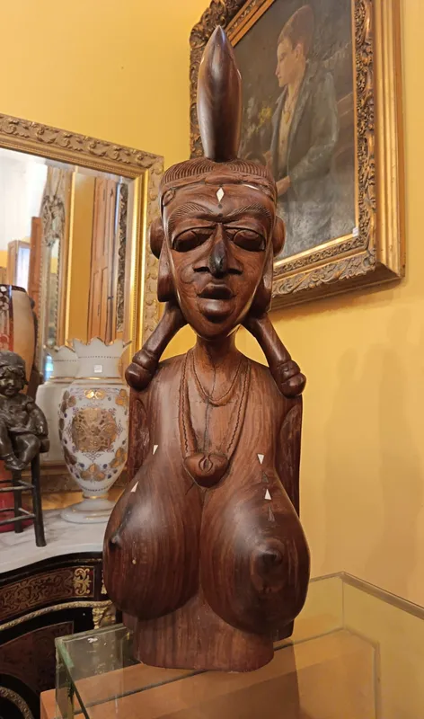 Gran busto de ebano africano
