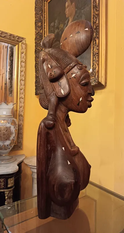 Gran busto de ebano africano