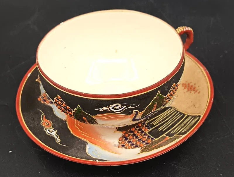 Taza y platillo porcelana japonesa satsuma