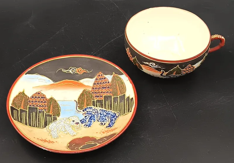 Taza y platillo porcelana japonesa satsuma