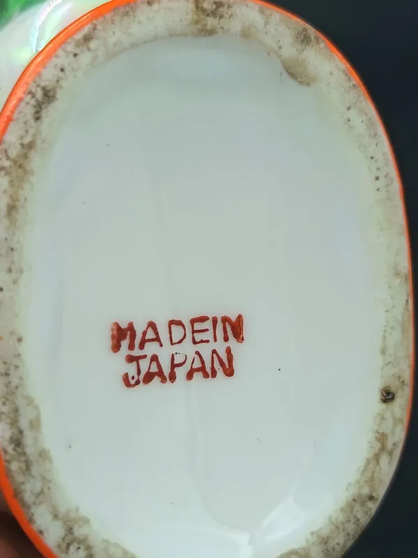Florero de ceramica vintage pintado a mano y acabado brillante