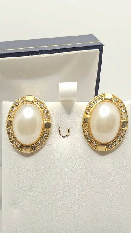 Par de aros clips simil perlas y strass antiguos