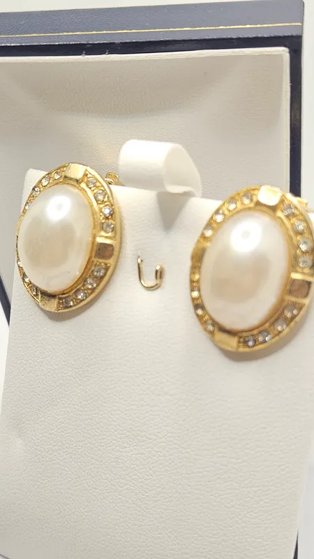Par de aros clips simil perlas y strass antiguos