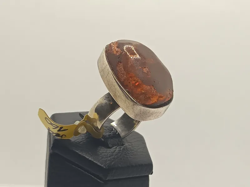 Anillo de plata 925 con gran piedra ambar