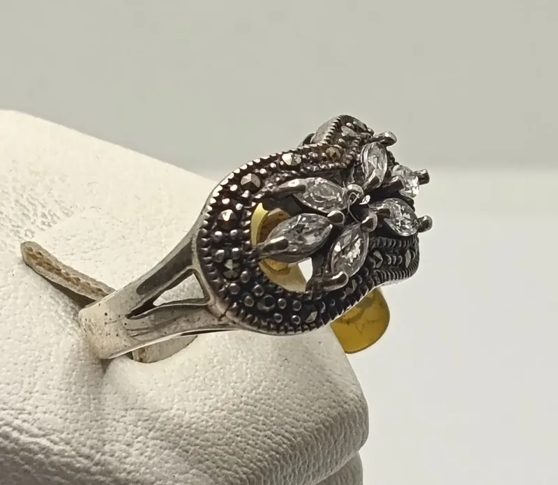 Anillo de plata 925 con circonias
