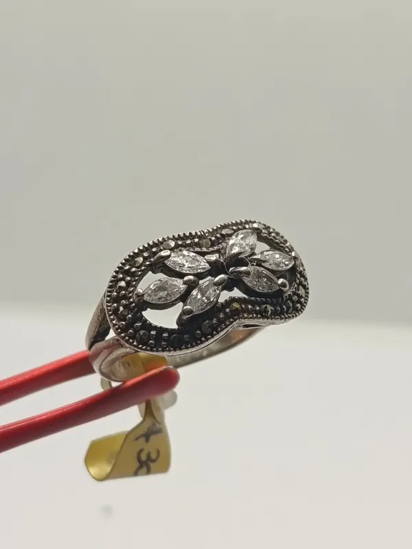 Anillo de plata 925 con circonias