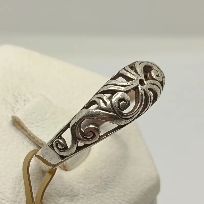Anillo de plata 925 con diseño